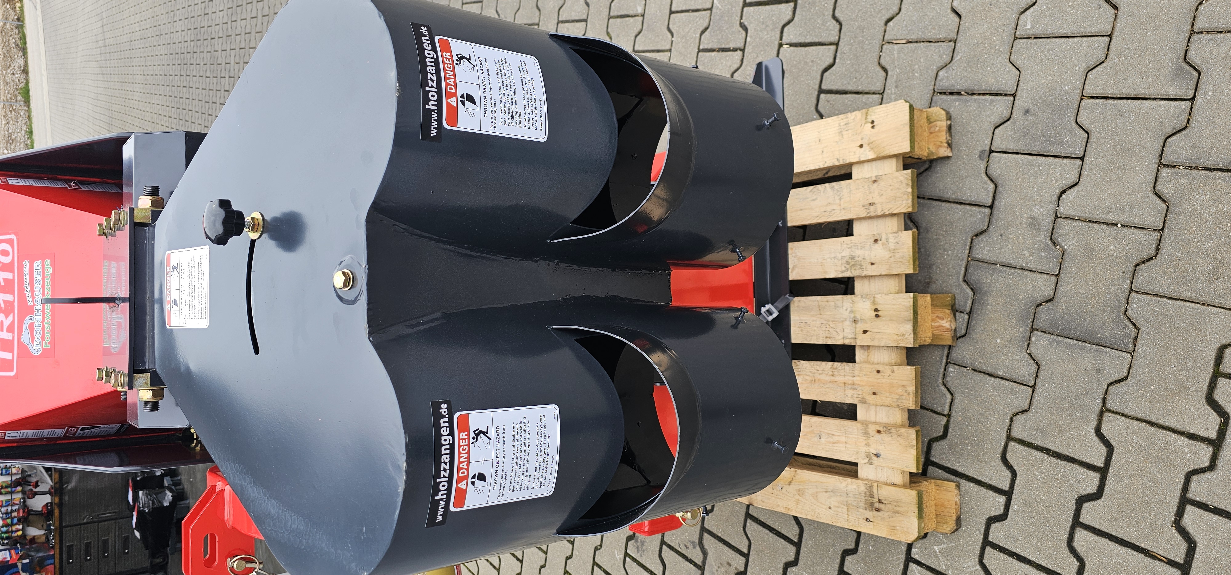 Holzhacker TRS110 mit Auffangkorb