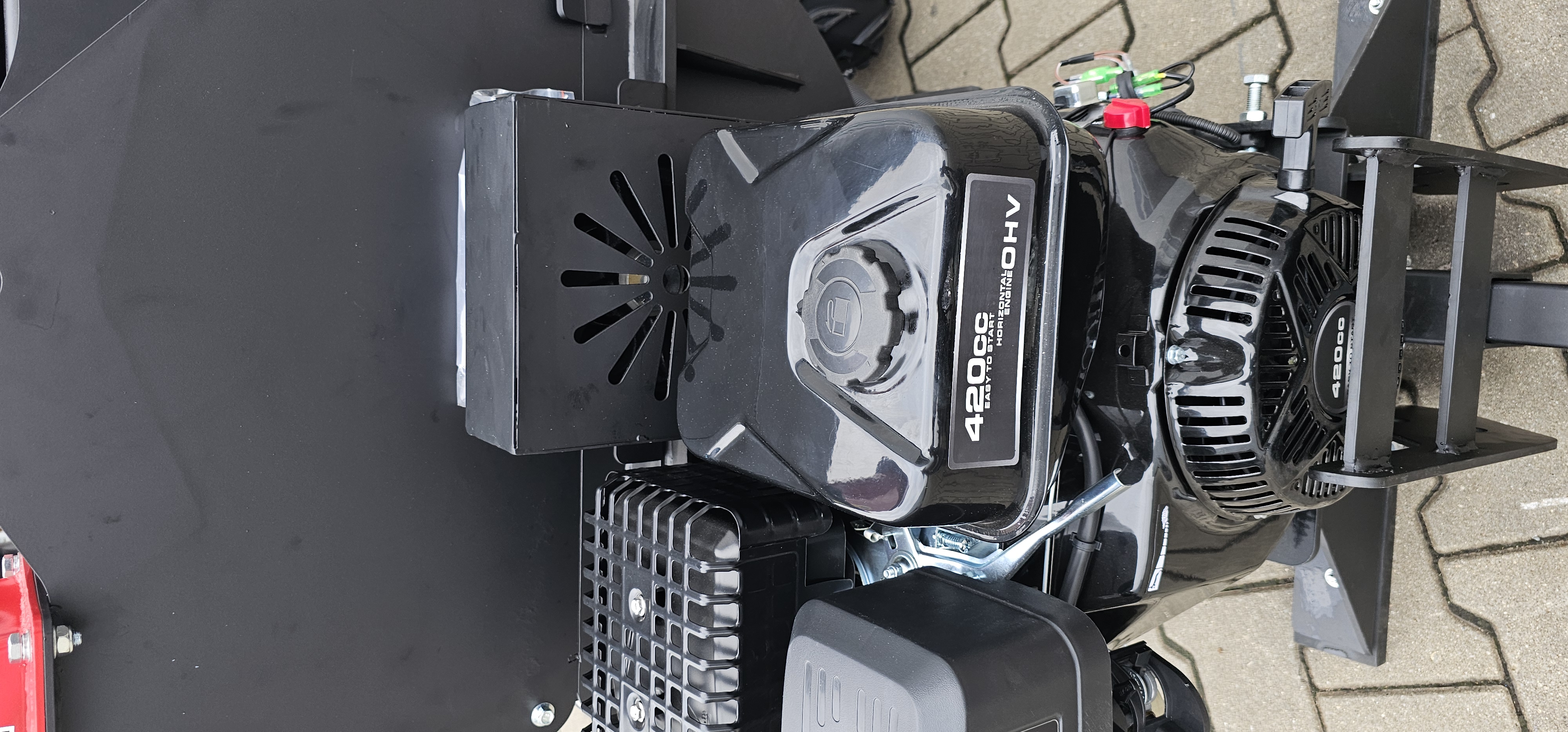 Holzhäcksler Jumbo HGC155 mit Benzinmotor & hydraulischem Zuführsystem