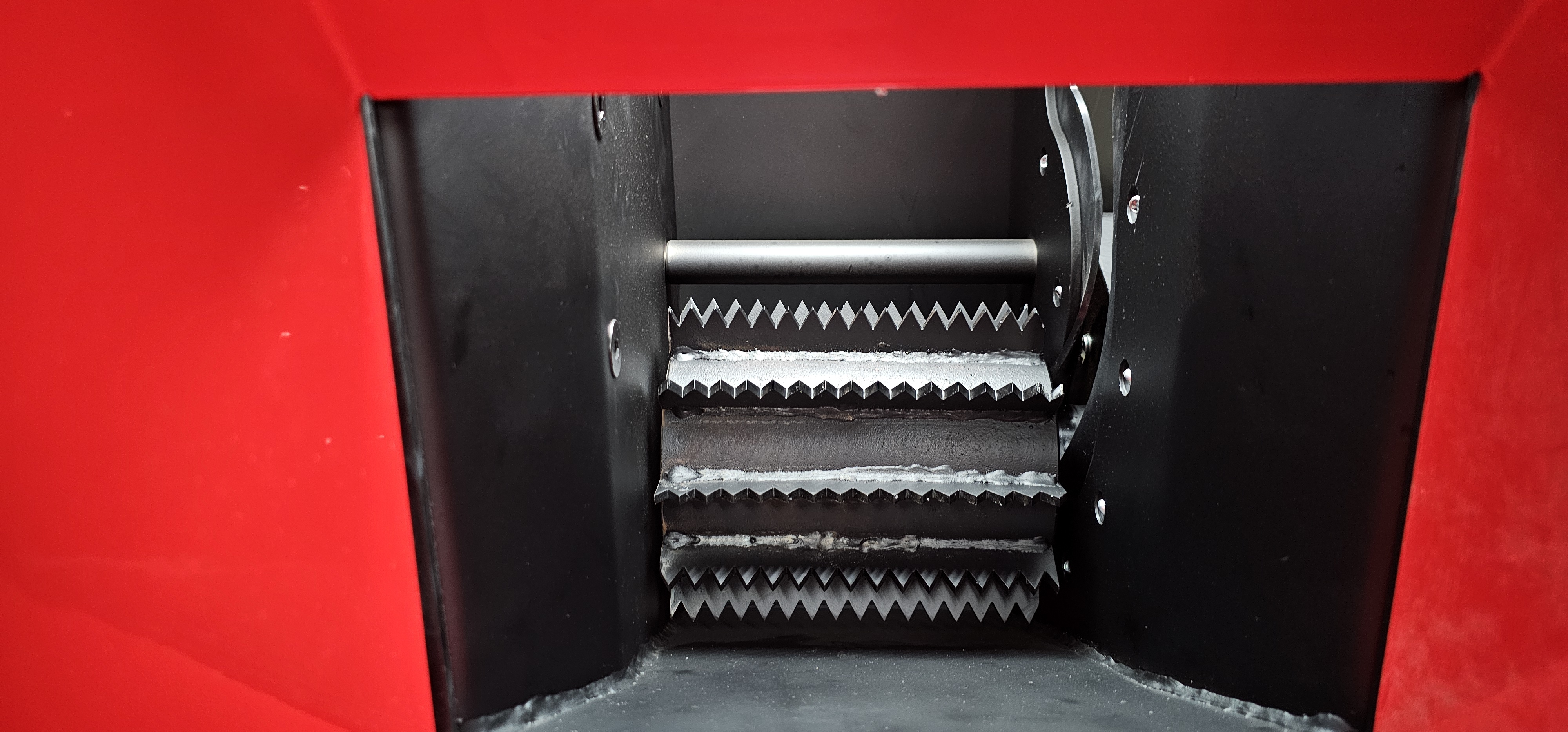 Holzhäcksler Jumbo HGC155 mit Benzinmotor & hydraulischem Zuführsystem