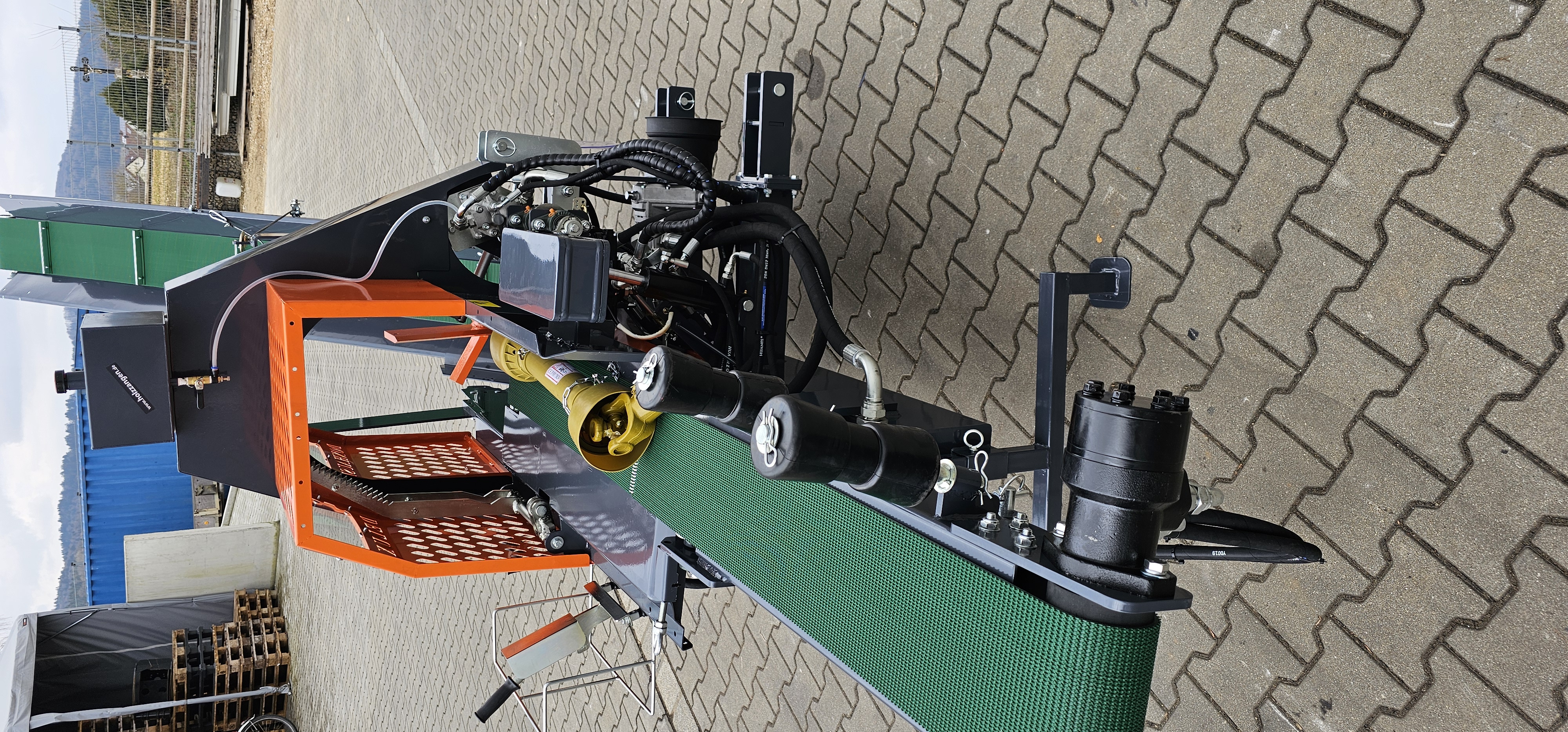 RM7-12 TZA 480 Zapfwellen-Sägespaltautomat Holzspalter