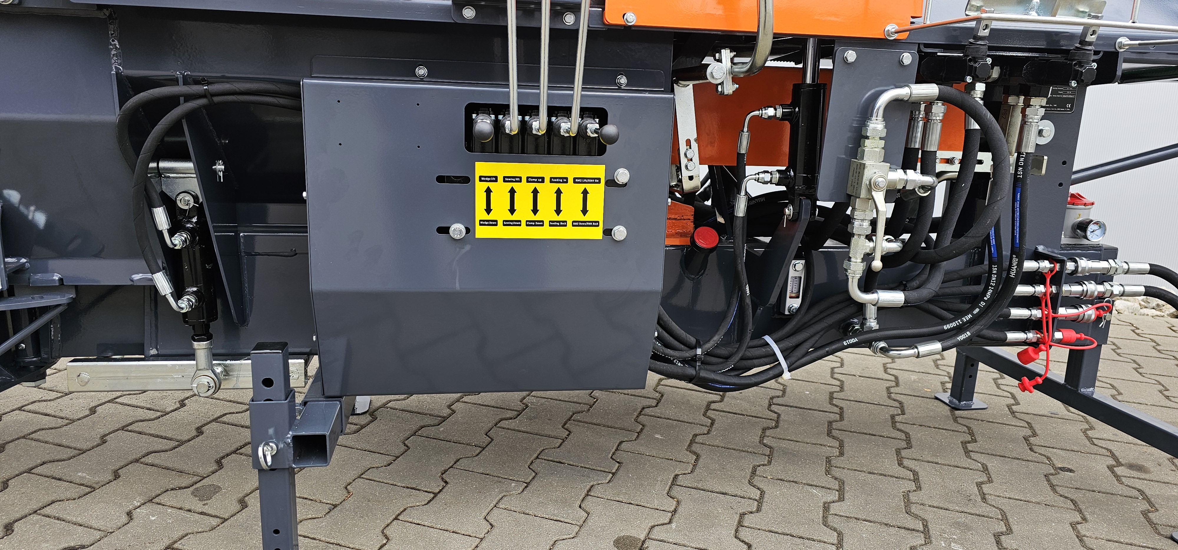 RM7-12 TZA 480 Zapfwellen-Sägespaltautomat Holzspalter