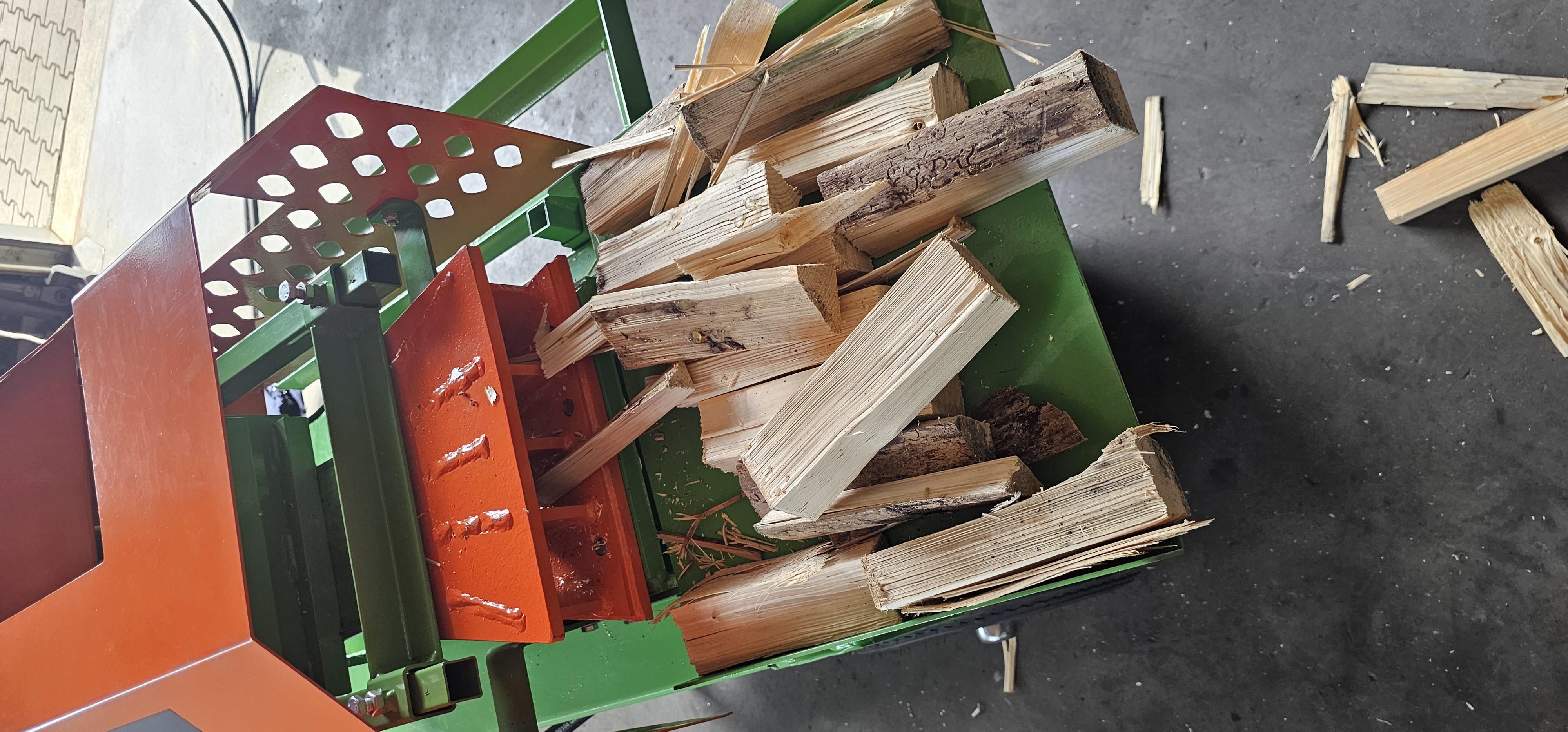 Anzündholzmaschine KLS250E