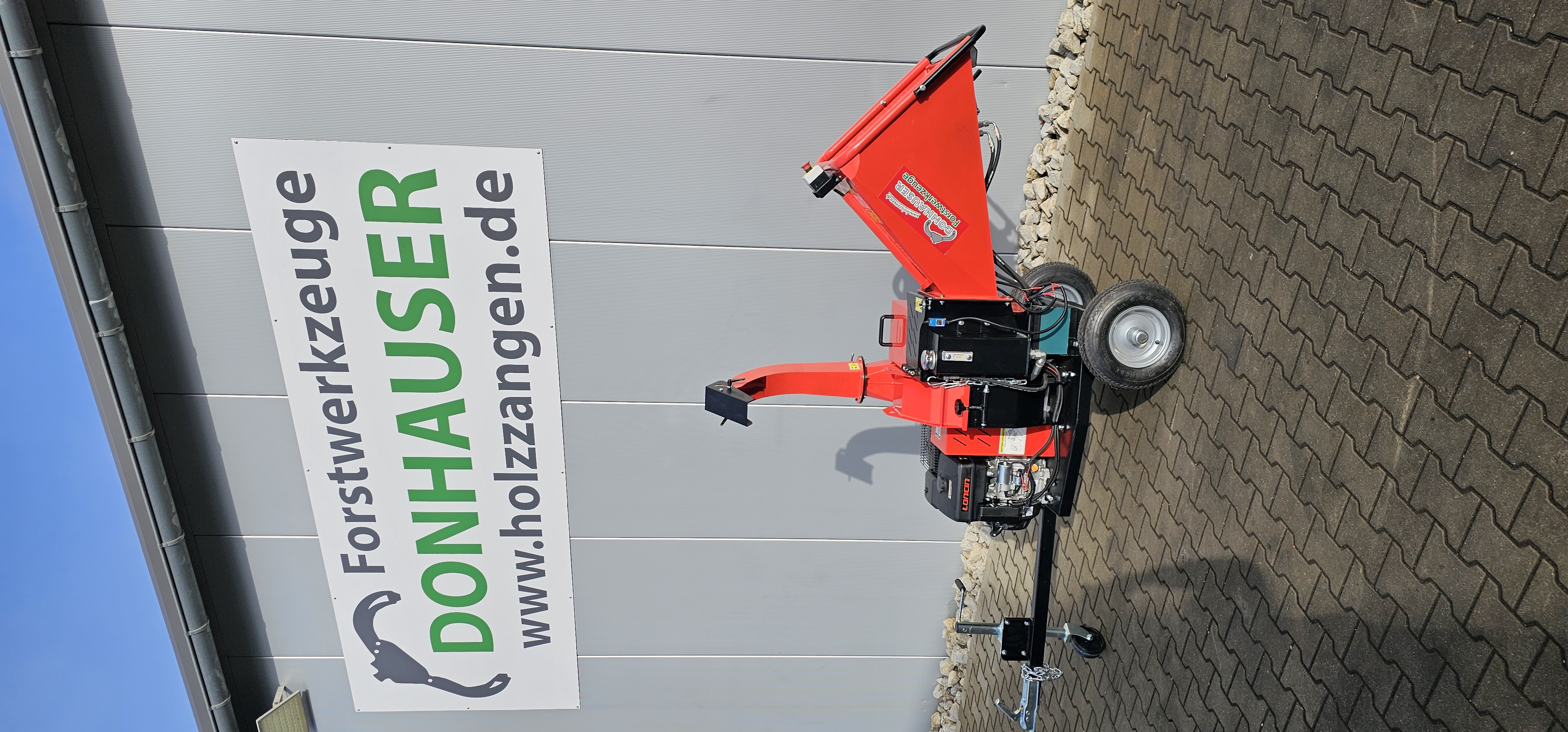 Holzhäcksler Jumbo HGC155 mit Benzinmotor & hydraulischem Zuführsystem