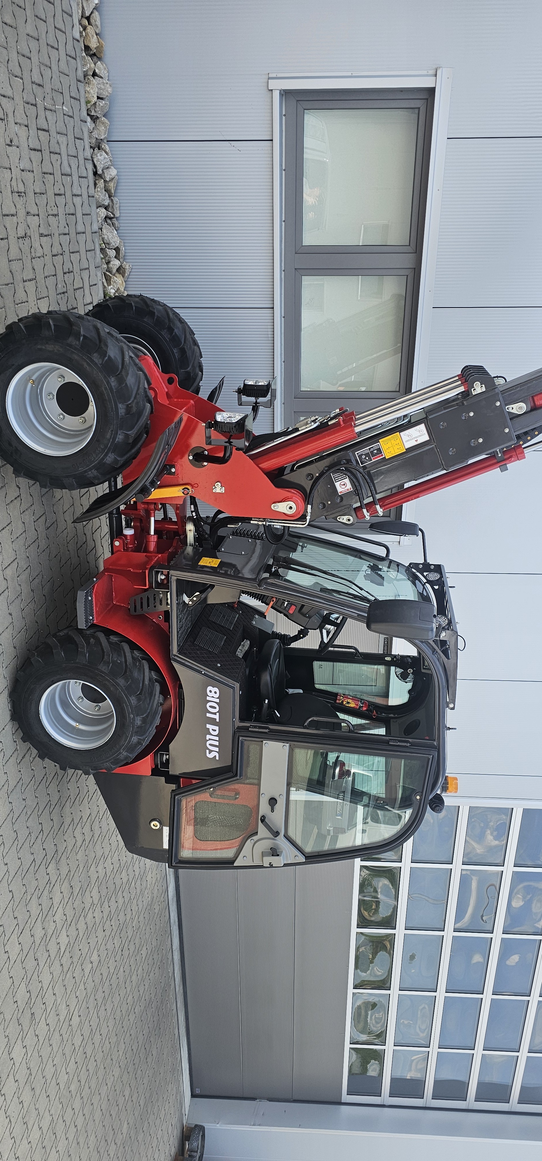 Teleskopradlader 810T Plus