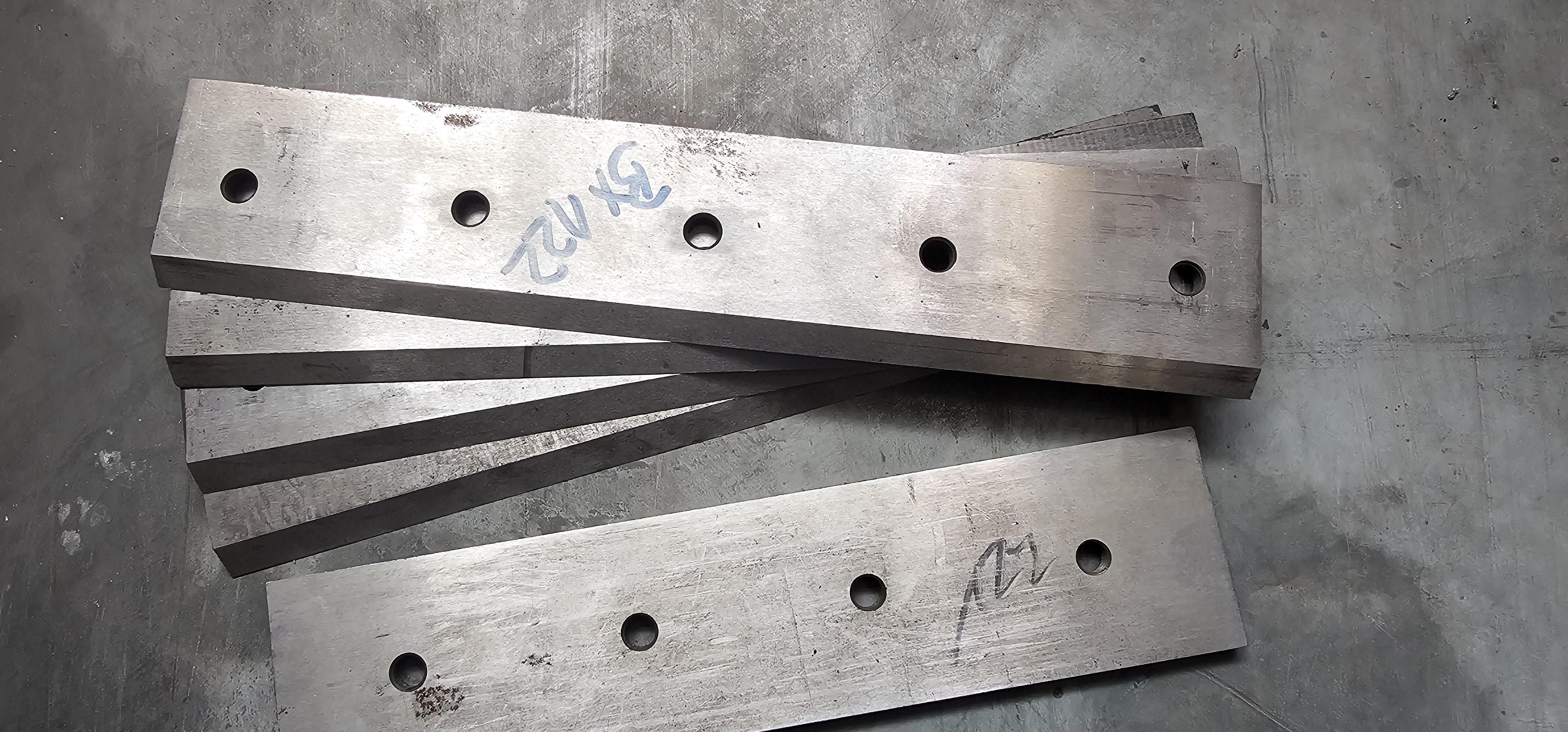 Messersatz für Holzhäcksler BX122RS