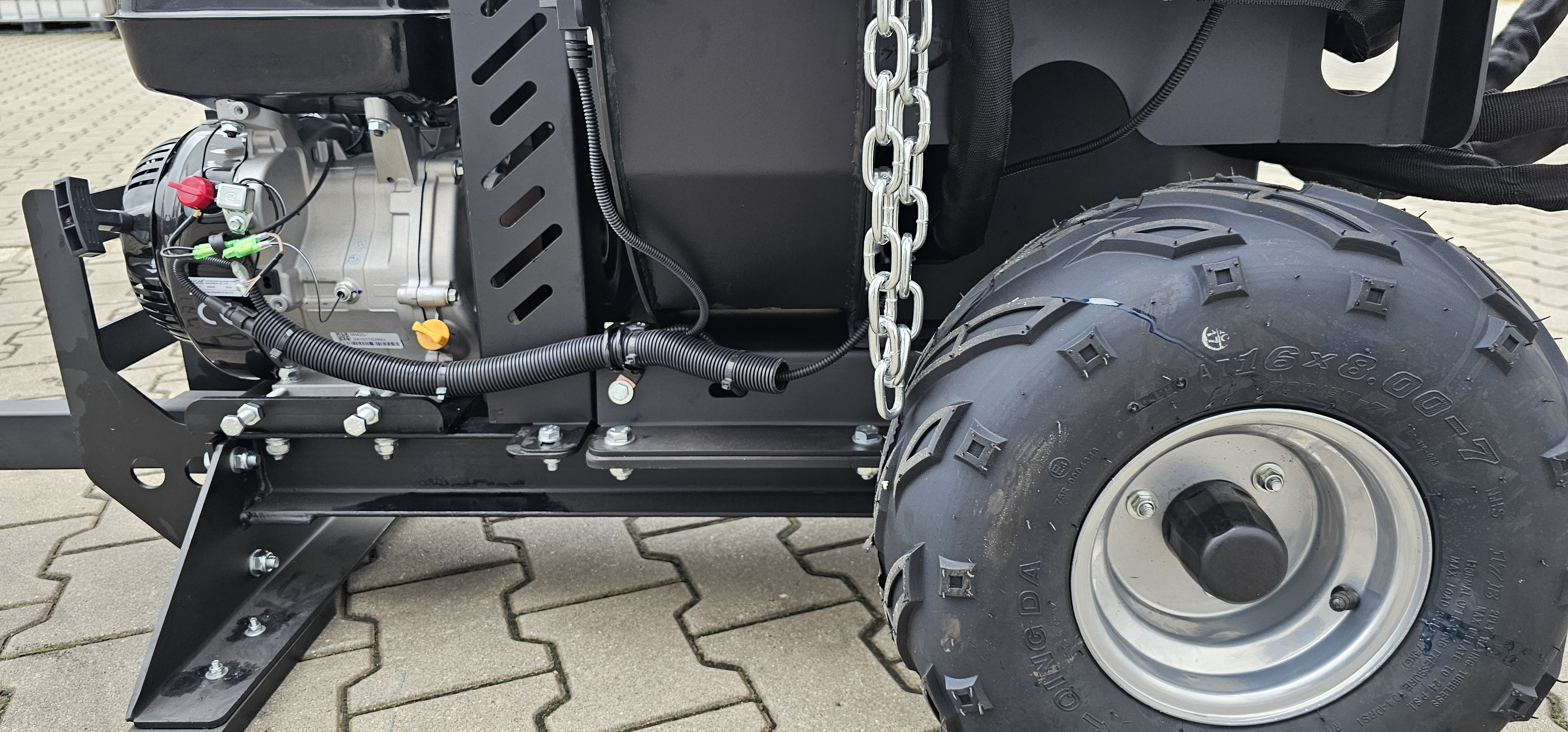 Holzhäcksler Jumbo HGC155 mit Benzinmotor & hydraulischem Zuführsystem