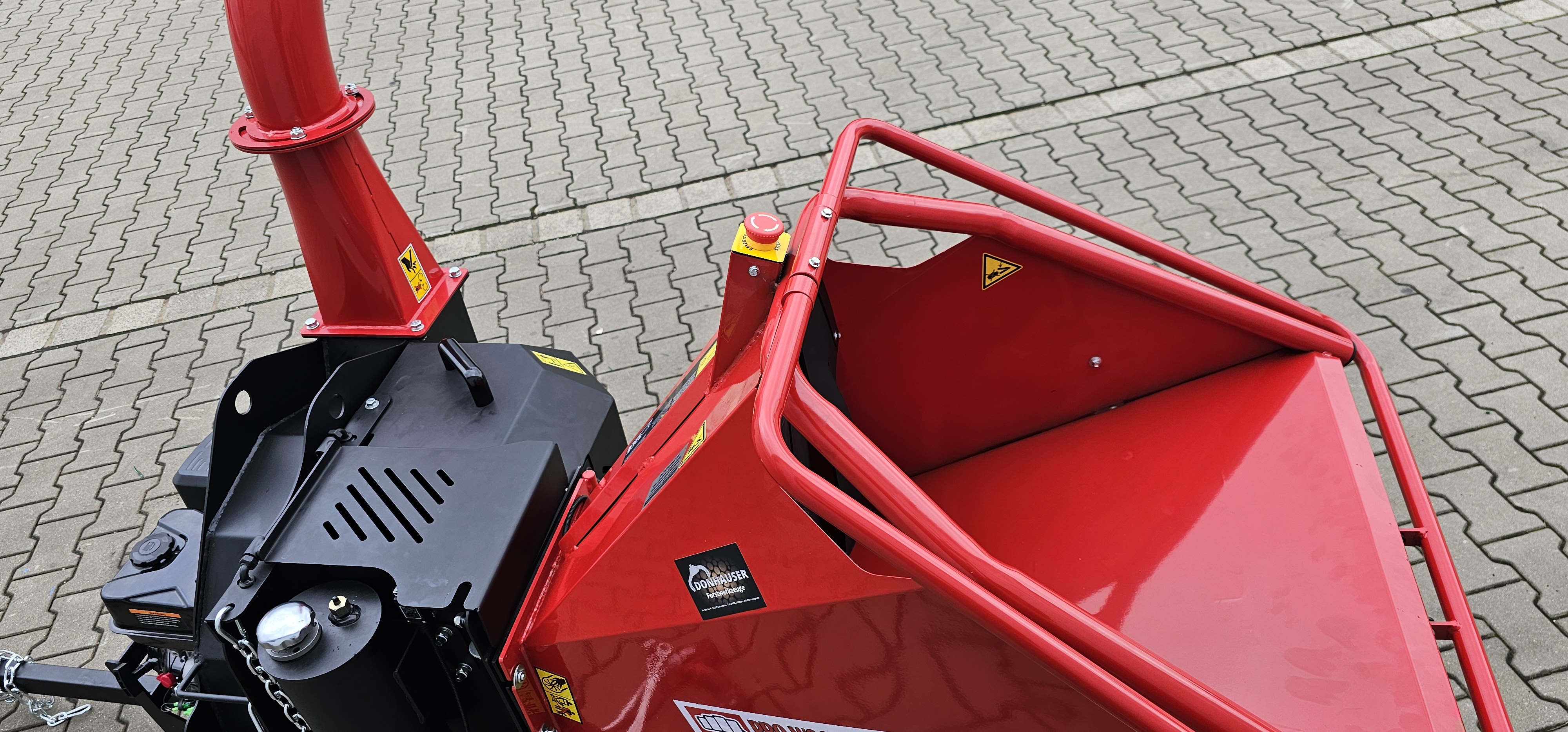 Holzhäcksler Jumbo HGC155 mit Benzinmotor & hydraulischem Zuführsystem